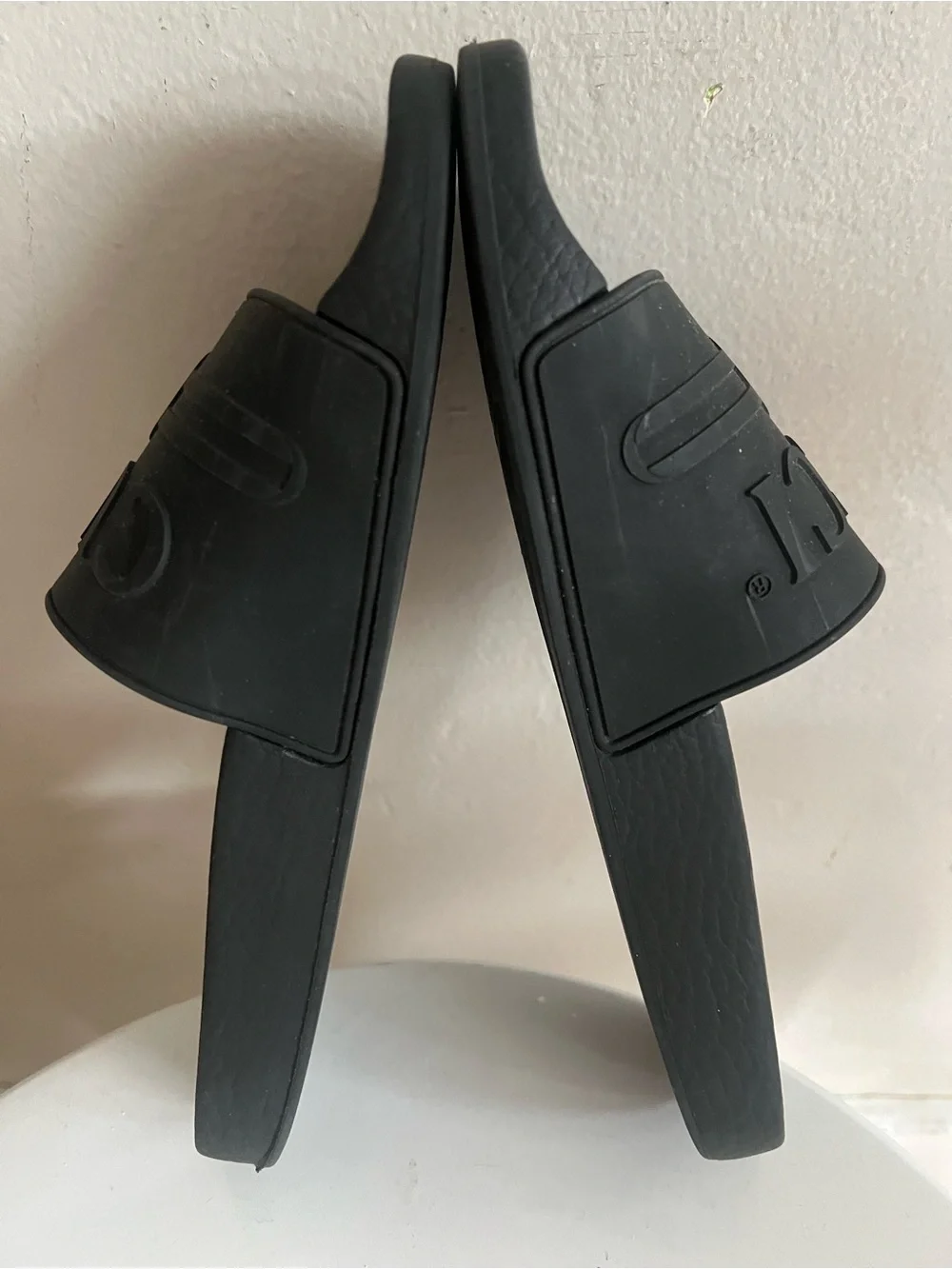 Gucci Pursuit Black Embossed Logo Rubber Slides. Size 37.